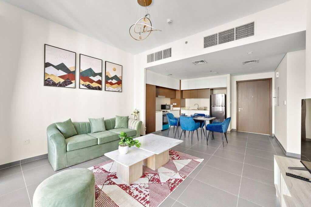 Stylish 1 Bedroom High Floor In Creek Edge
