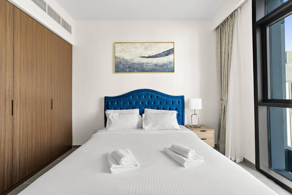 Stylish 1 Bedroom High Floor In Creek Edge Apartment *