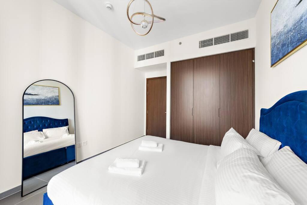 Stylish 1 Bedroom High Floor In Creek Edge