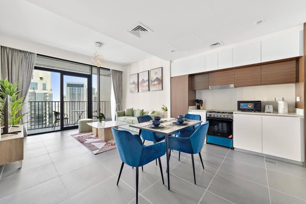 Stylish 1 Bedroom High Floor In Creek Edge Apartment