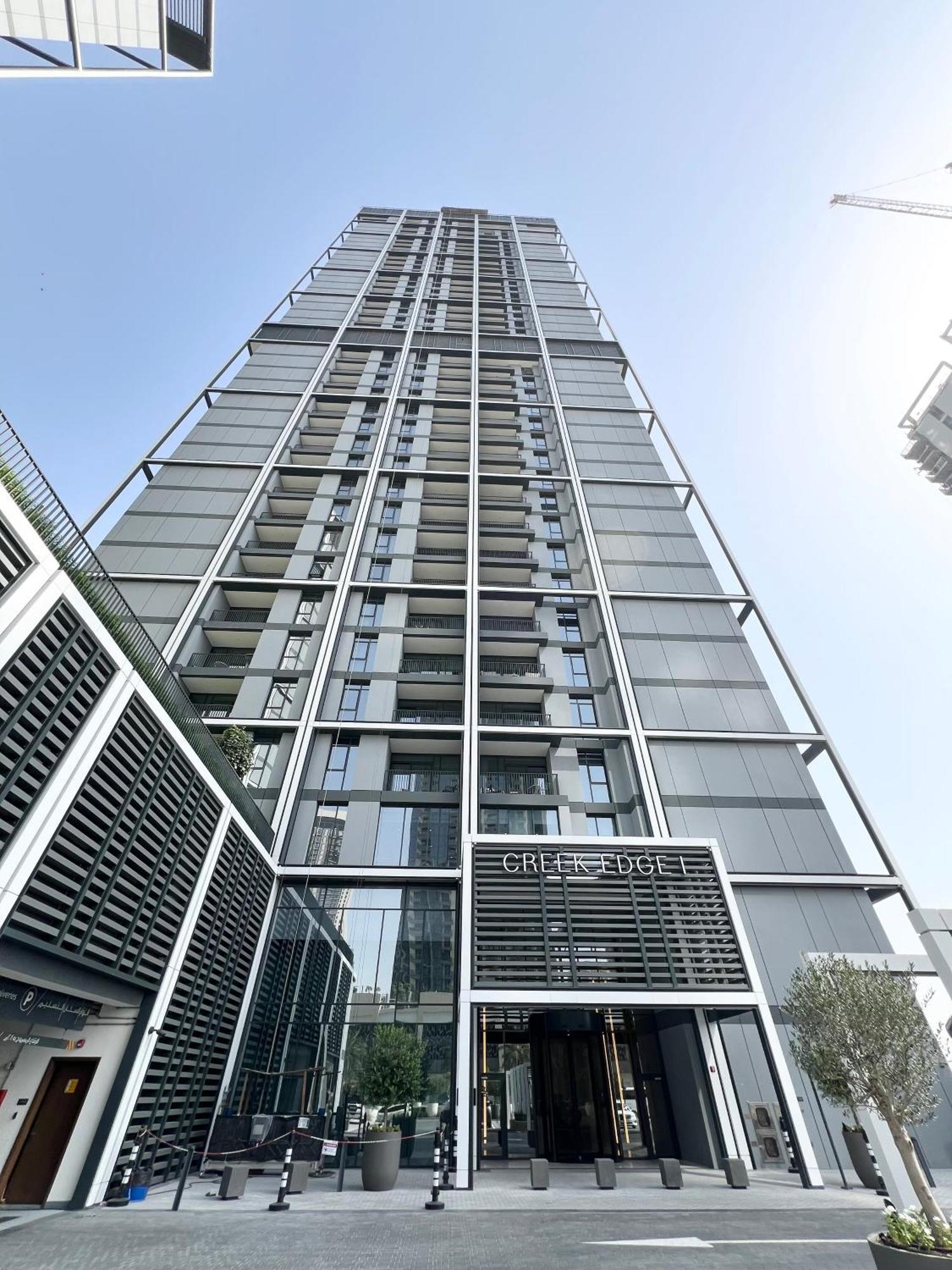 Stylish 1 Bedroom High Floor In Creek Edge Apartment Dubai